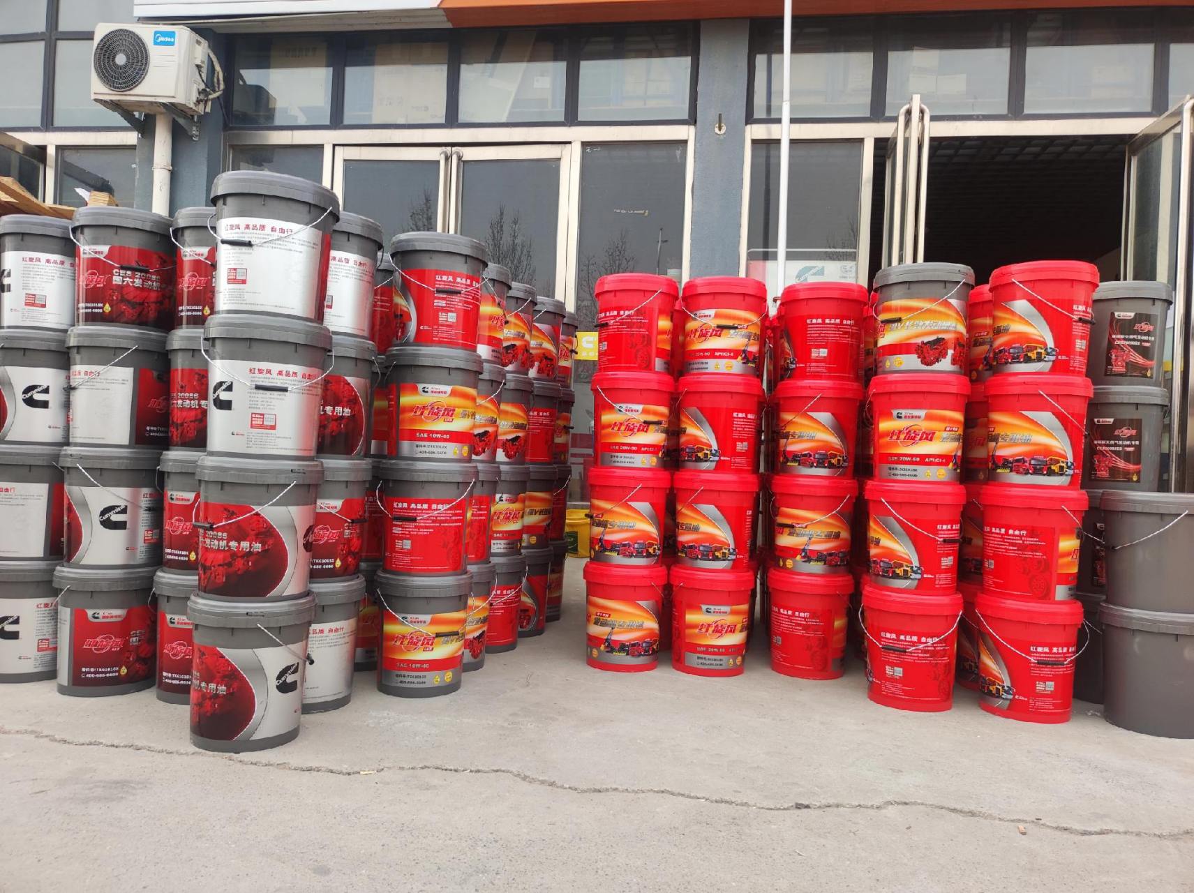 堅(jiān)納斯?jié)櫥推麢C(jī)油系列產(chǎn)品包裝設(shè)計(jì)解析 專業(yè)品質(zhì)，廠家直供